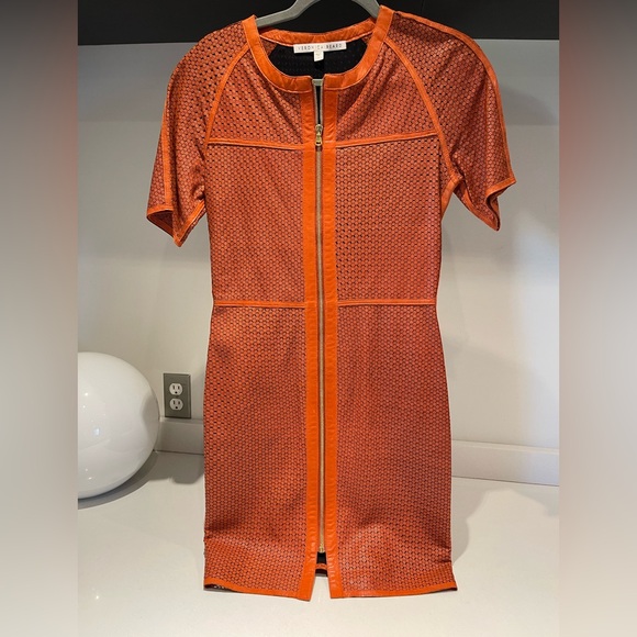 RARE $1150 Veronica Beard laser cut Leather Dress Full Zipper Short Sleeve Sz 4 - Picture 16 of 16